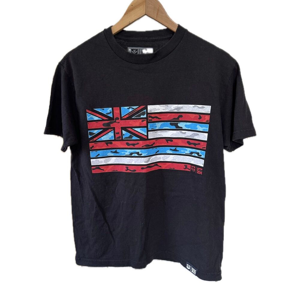 Hawaii's Finest Men's Camouflage Hawaiian Hae Novelty Ianuali 2023 T-Shirt M